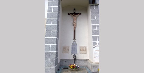 Kriegerdenkmal Kamering - Bild 1