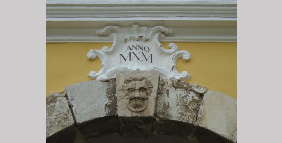 Portal & Giebelsegment Schloss Grafenstein - Bild 2