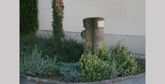 Säulenrest der Heiligblutkirche - Bild 1