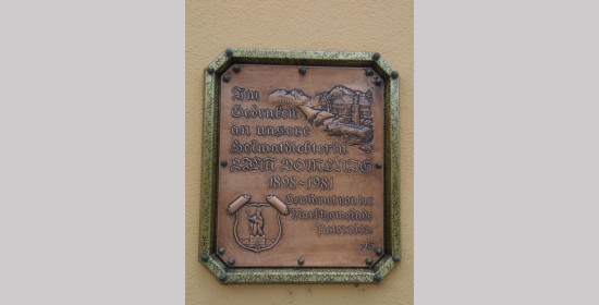 Gedenktafel Lina Domenig - Bild 1
