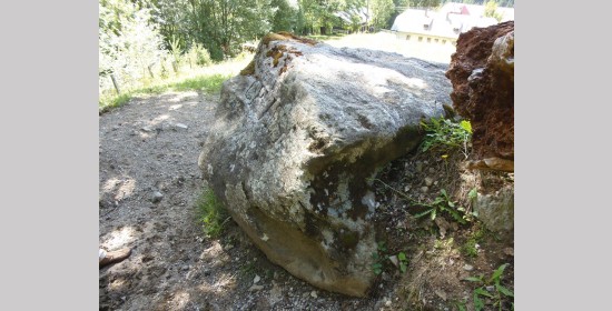 Steindenkmal oberhalb vom Bauer in Boden - Bild 7