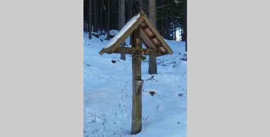 Kreuz beim Forsthaus Rassing - Bild 5