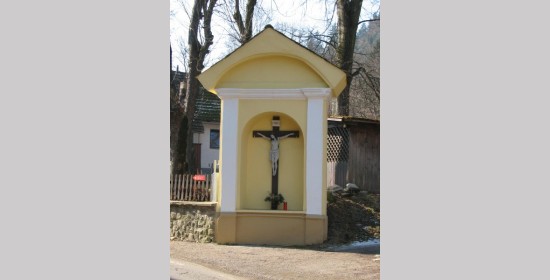 Kapelle am Straßenrand in Stari trg - Bild 1