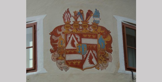 Wappen und Sonnenuhr Schloss Kreuzen - Bild 1