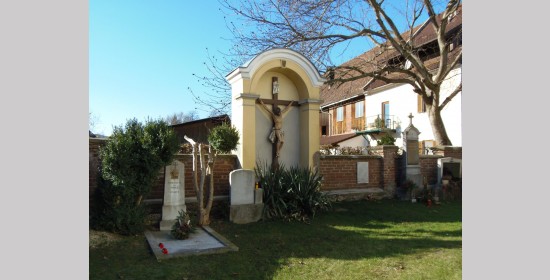 Friedhofskreuz Jakling - Bild 1