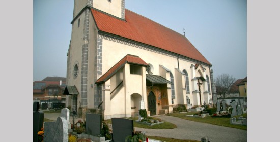Friedhofskreuz St. Margarethen - Bild 1