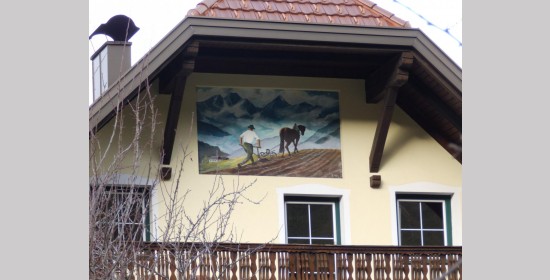 Fassadenbild Trabinerhof - Bild 1