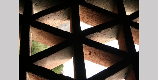 Ziegelgitterfenster Schloss Himmelau - Bild 4