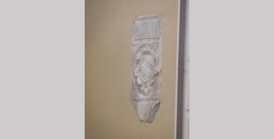 Wappenrelief Schloss Schmelzhofen - Bild 3