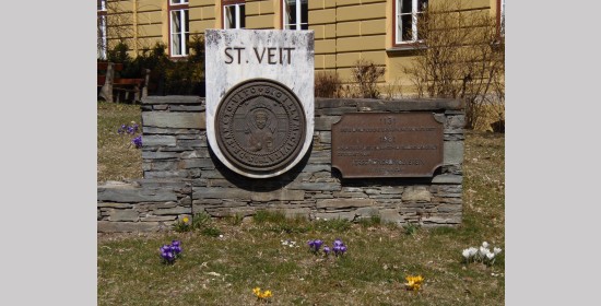 Gedenkstein 850 Jahre St. Veit - Bild 1
