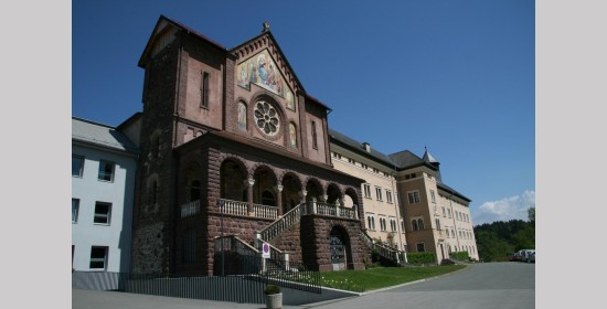 Mosaikfassade Seminarkirche Tanzenberg - Bild 7