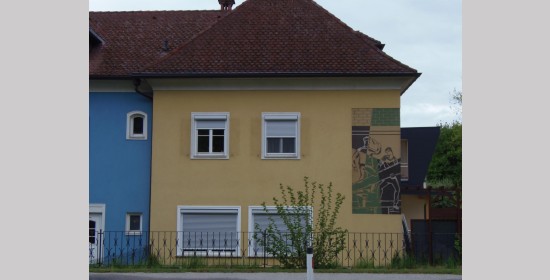 Sgraffito Wohnhaus Griffen - Bild 2
