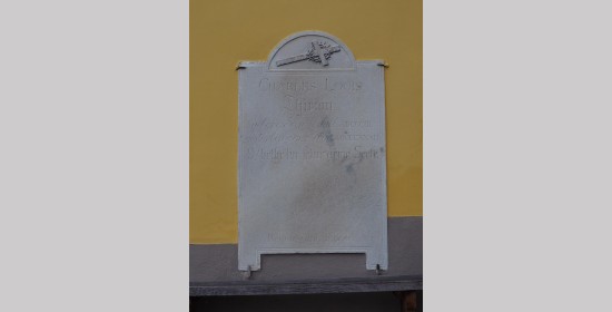 Grabstein Schlosskapelle Karlsberg - Bild 1