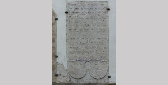 Wappengrabplatte Sibilla und Andreas Gadolt - Bild 1