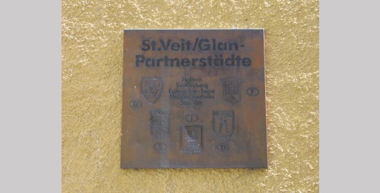 Denkmal Partnerstädte St. Veit - Bild 3