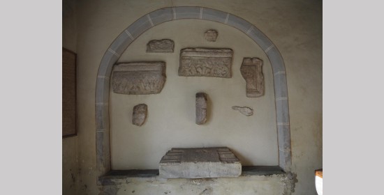 Fragmente eines Architrav-Frieses - Bild 1