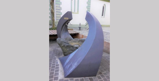 Brunnen am Hauptplatz Eisenkappel - Bild 2