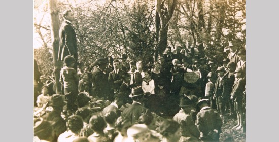 Gedenkstein Abwurfstelle Fliegerbombe - Bild 5