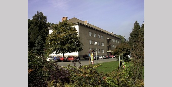 Gymnasium Ravne - Bild 1