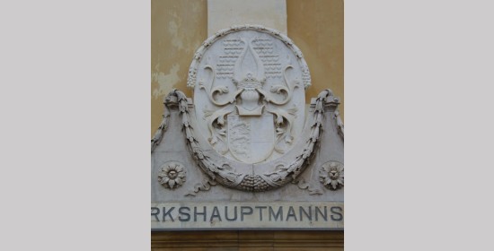 Wappenrelief Bezirkshauptmannschaft - Bild 1
