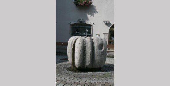 Brunnen Hoher Platz - Bild 3