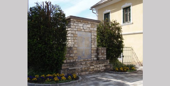 Kriegerdenkmal 2. Weltkrieg - Bild 2
