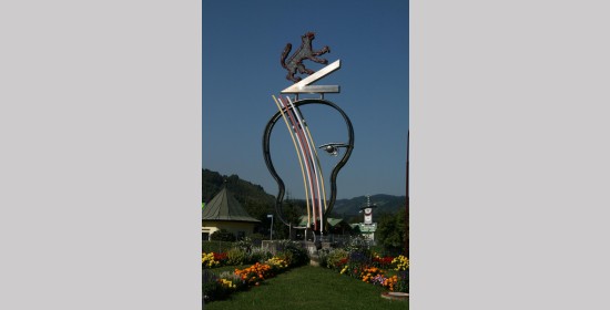 Verkehrsskulptur Kreisverkehr Wolfsberg Nord - Bild 4