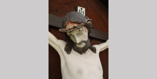 Friedhofskreuz Tschau - Bild 4